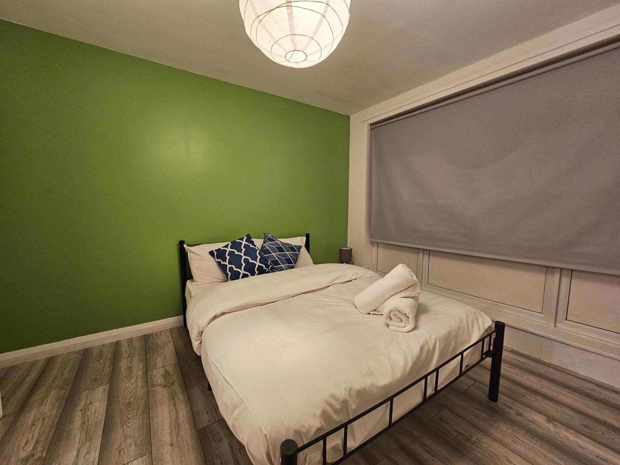 London Mile End Rooms Bagian luar foto