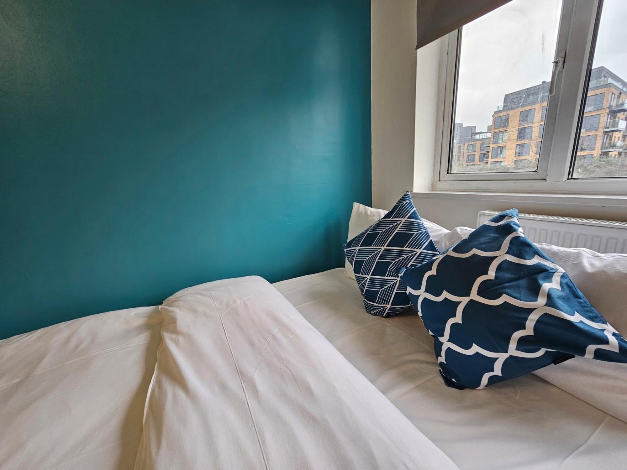 London Mile End Rooms Bagian luar foto