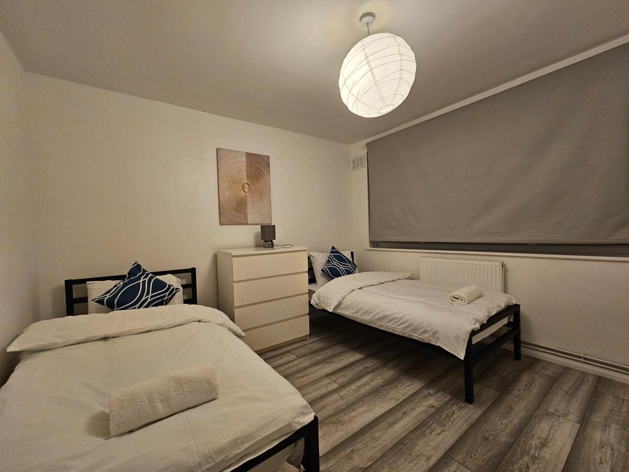 London Mile End Rooms Bagian luar foto