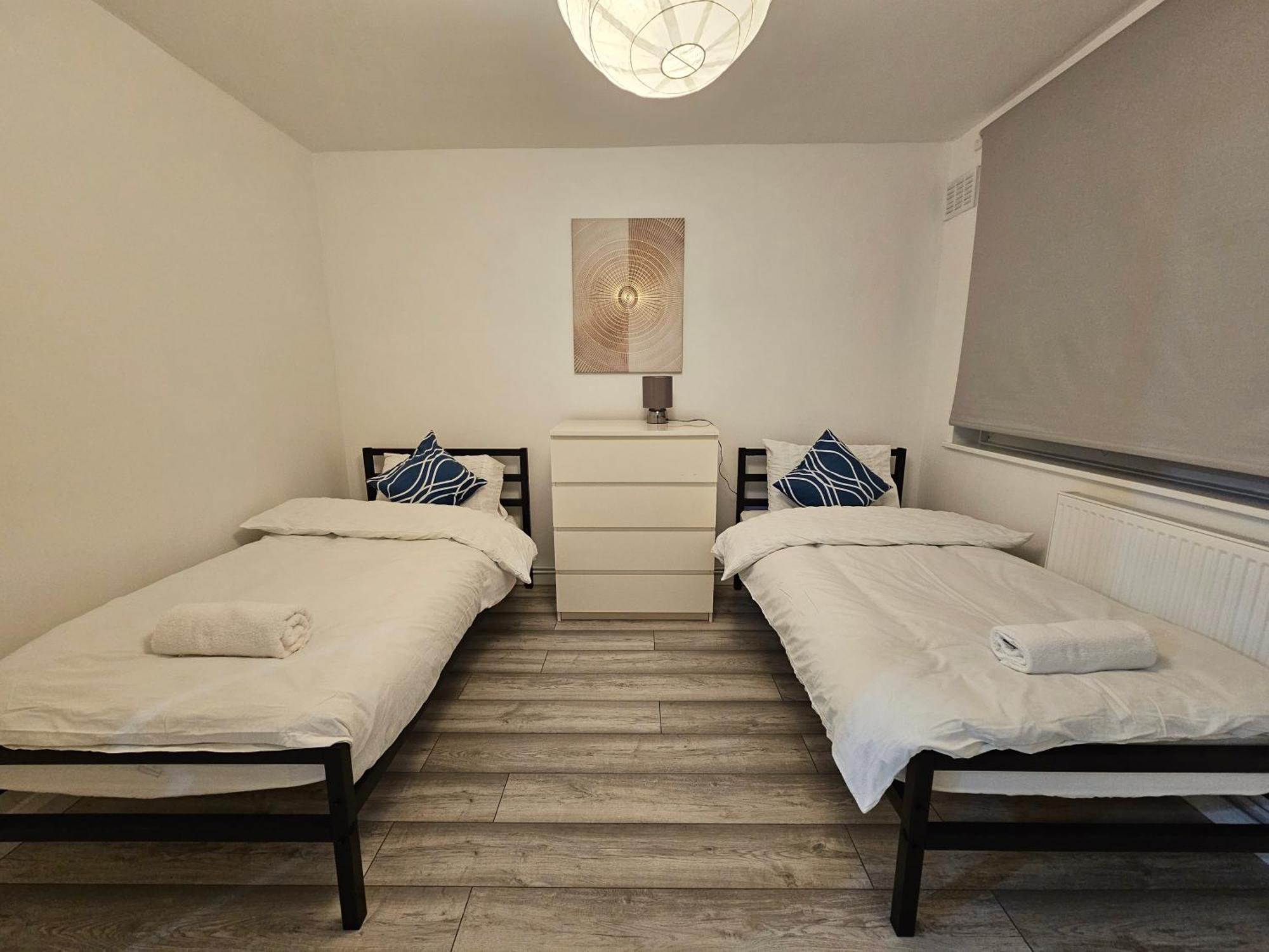 London Mile End Rooms Bagian luar foto